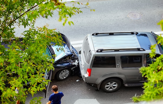 Free photo automobile accident on street