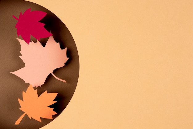 Бесплатное фото Осенняя композиция в бумажном стиле