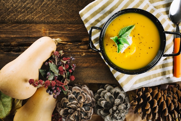 秋の要素とスープ
