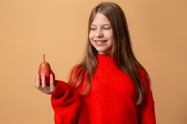 Foto gratuita persona autunnale con vestiti comodi