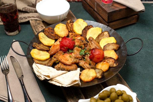 Azerbaijani dish with lavash and grilled foods