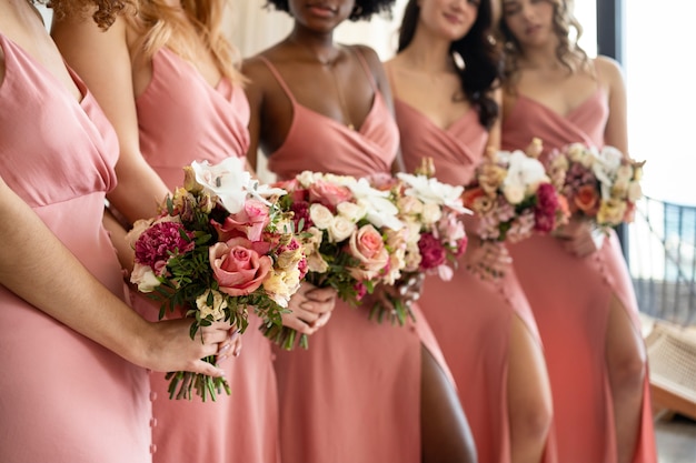 Foto gratuita addio al nubilato che festeggia con la sposa della squadra