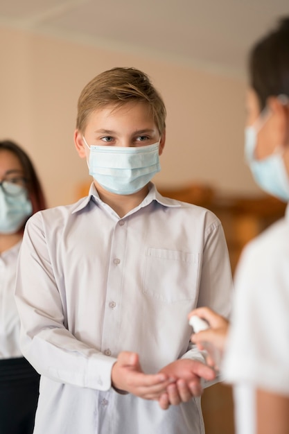 Ritorno a scuola durante il concetto covid