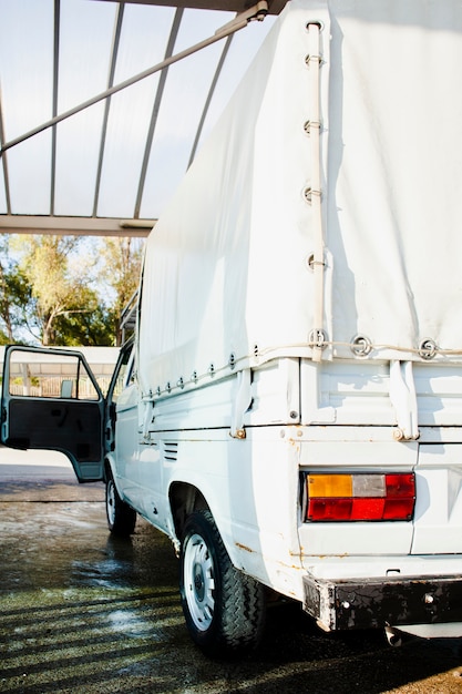 Free photo back view of a vintage white van