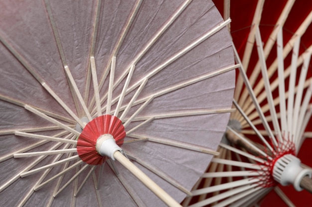 Фон с традиционным японским зонтиком вагаса