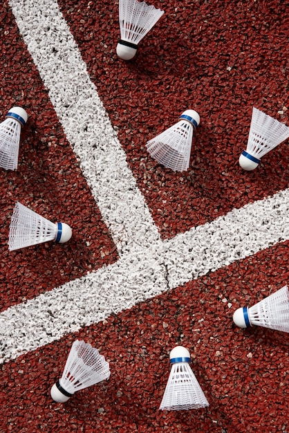 Foto gratuita concetto di badminton con volano