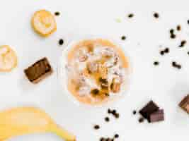 Free photo banana and chocolate iced drink