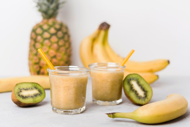 Banana and kiwi smoothies