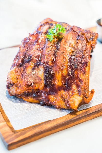 Free photo barbecue ribs