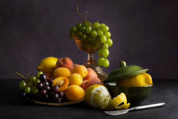 Baroque style with grapes and peaches