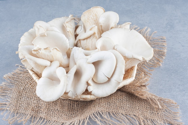 basket-full-oyster-mushroom-sack_114579-51840.jpg