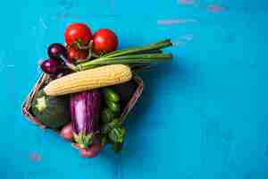 Free photo basket with vegetables