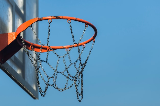 Бесплатное фото Баскетбол металлический обруч крупным планом