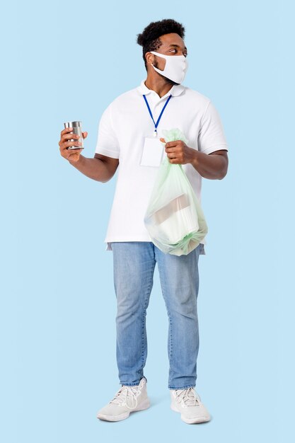 Beach cleanup volunteer during the new normal