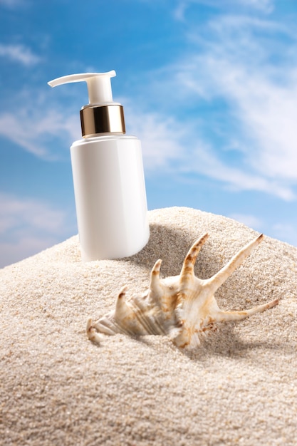 Free photo beach skincare product still life