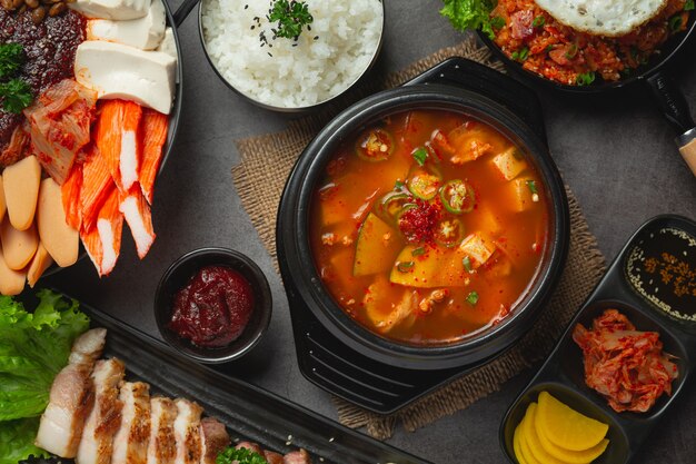 韓国風の豆ペーストスープ