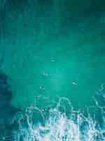 無料写真 鳥瞰図で真上から海の波の美しい空中ショット-完璧な壁紙