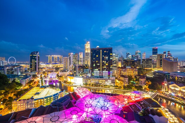 싱가포르 도시의 아름 다운 건축 건물 외관