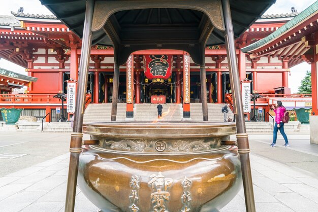 日本の浅草地域における浅草寺の美しい建築