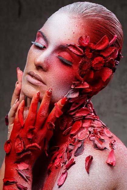 Free photo beautiful, artistic makeup