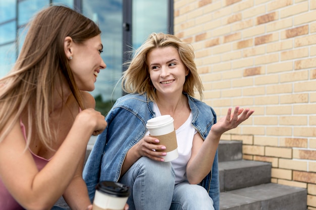 Free photo beautiful best friends looking at each other