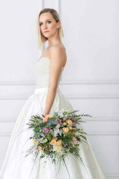 無料写真 ウェディングドレスの美しい花嫁