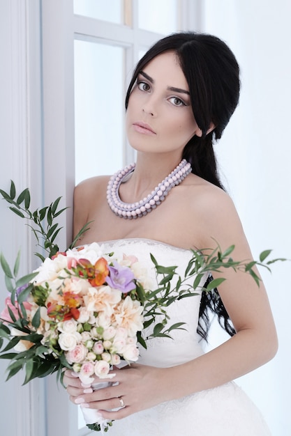 Free photo beautiful bride with white dress