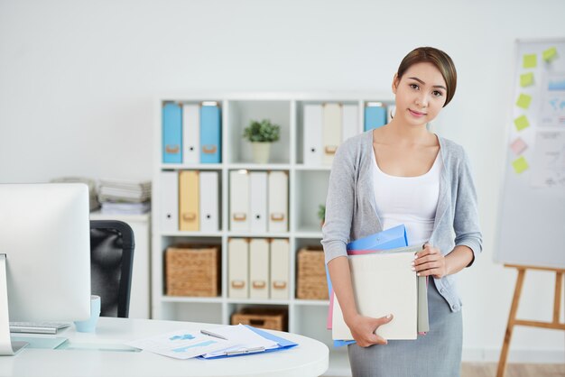 Free Photo beautiful business lady