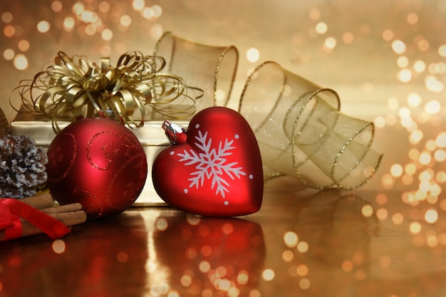 Free photo beautiful christmas ornaments