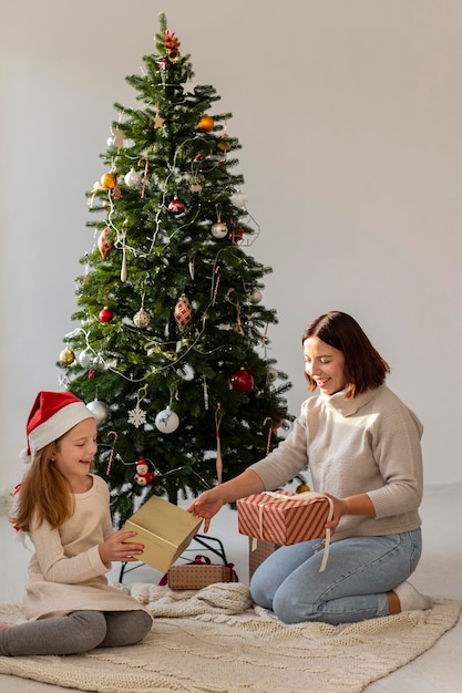 自宅での美しいクリスマスの時間のコンセプト