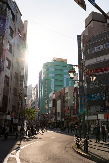 美しい街の風景 昼間 低角度