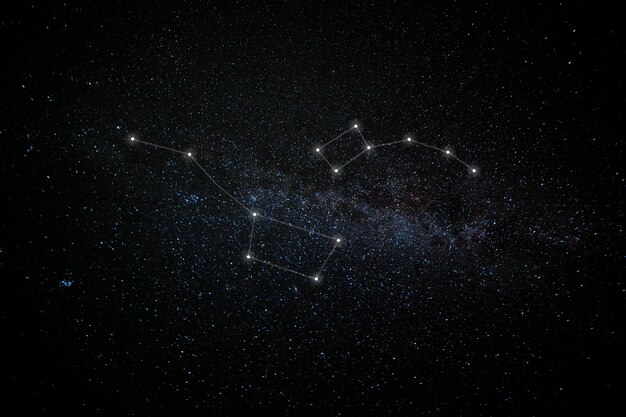 暗い空に美しい星座