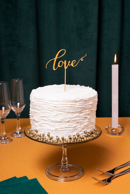 Free photo beautiful and elegant cake topper