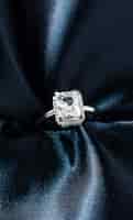 Free photo beautiful engagement ring with diamonds