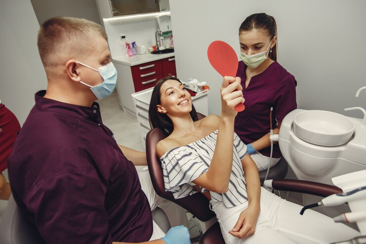 Free Photo beautiful girl in a dentist