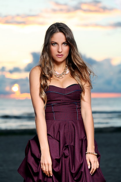 Free photo beautiful girl in a dress