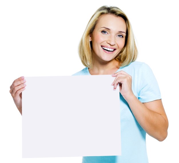 아름 다운 행복 한 여자 보유 흰색 빈 카드-절연