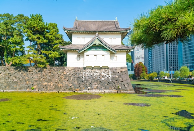 Бесплатное фото Красивое здание императорского дворца в токио