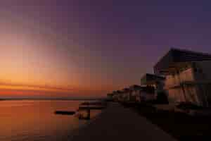 Free photo beautiful lake landscape at sunset