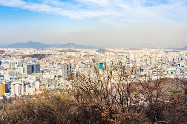 Free photo beautiful landscape and cityscape of seoul city