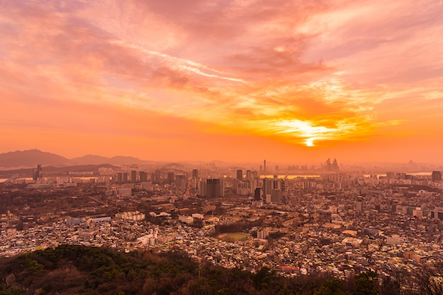 Free photo beautiful landscape and cityscape of seoul city