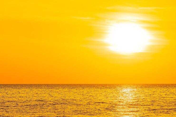 Free Photo beautiful landscape of sea at sunset or sunrise time