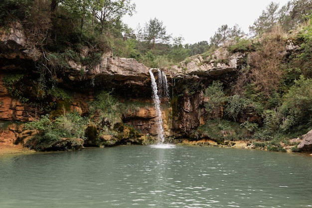 Free photo beautiful landscape of waterfall