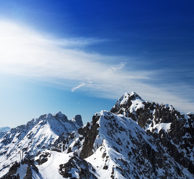 雪山のある美しい風景。青空。水平。アルプス、オーストリア。