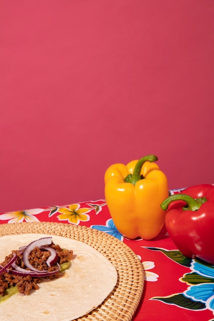 Красивое оформление мексиканской вечеринки едой