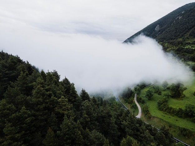 Bellissimo paesaggio di montagna