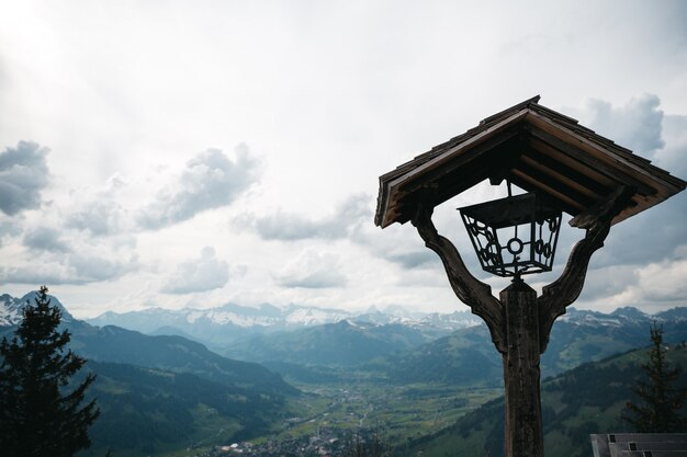 スイスの山の美しい自然