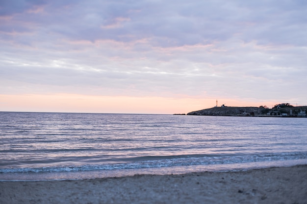 Foto gratuita splendida vista sull'oceano paesaggio diurno