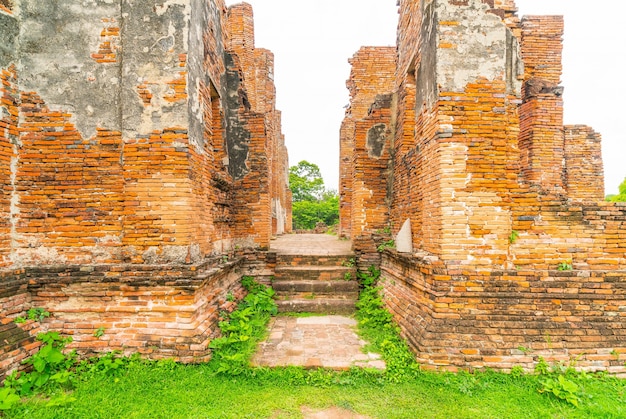 タイのアユタヤの美しい古い建築史跡