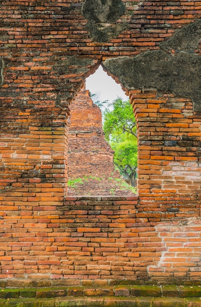 タイのアユタヤの美しい古い建築史跡